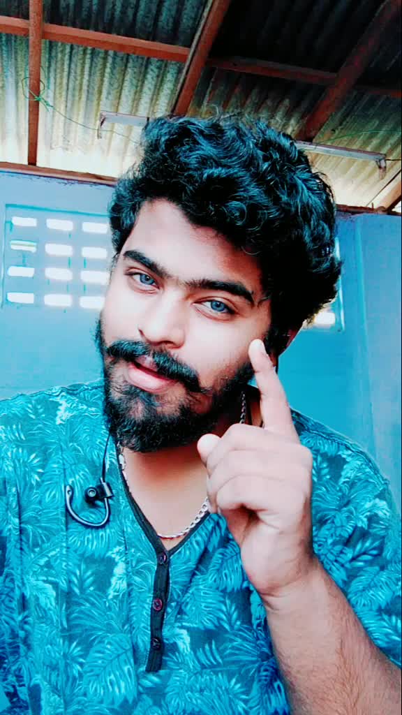 @தமிழன் பாரதி