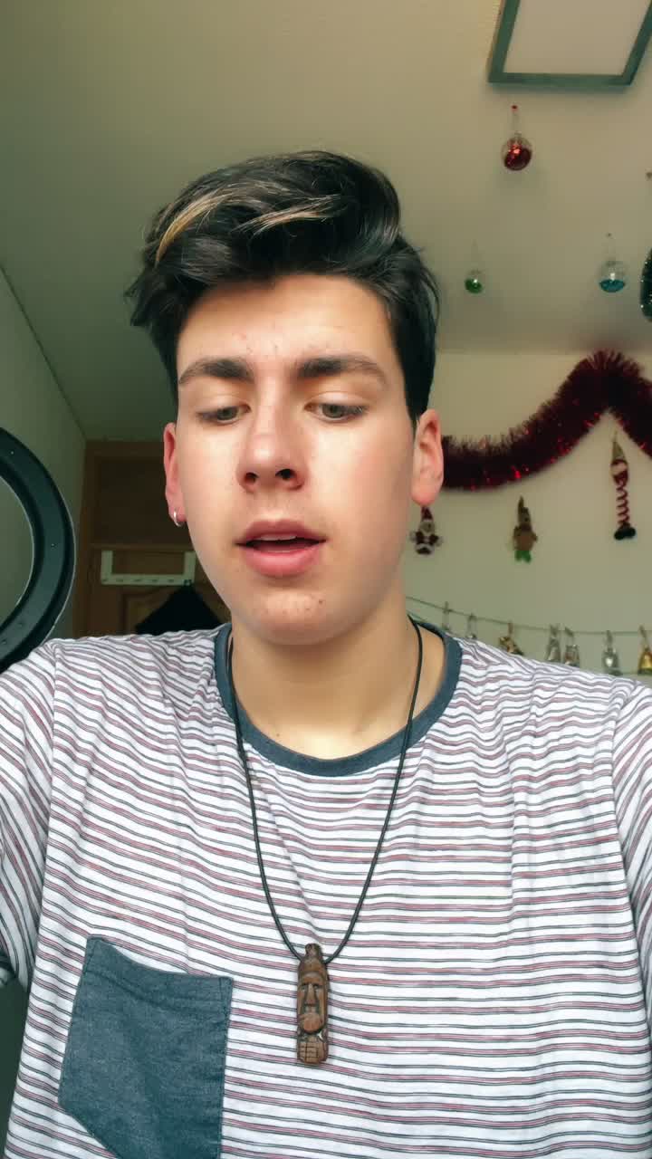@Claudia García y Rurru😬💚