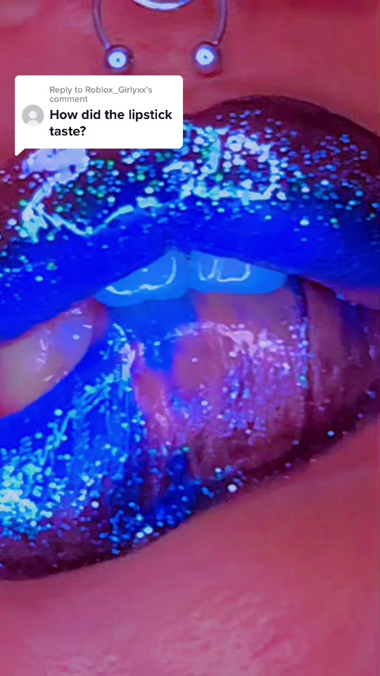 @Lipsz