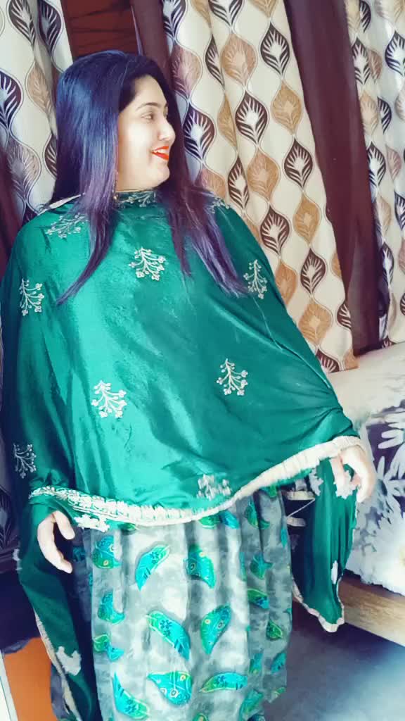 @👑 TANIA MAAN 👑