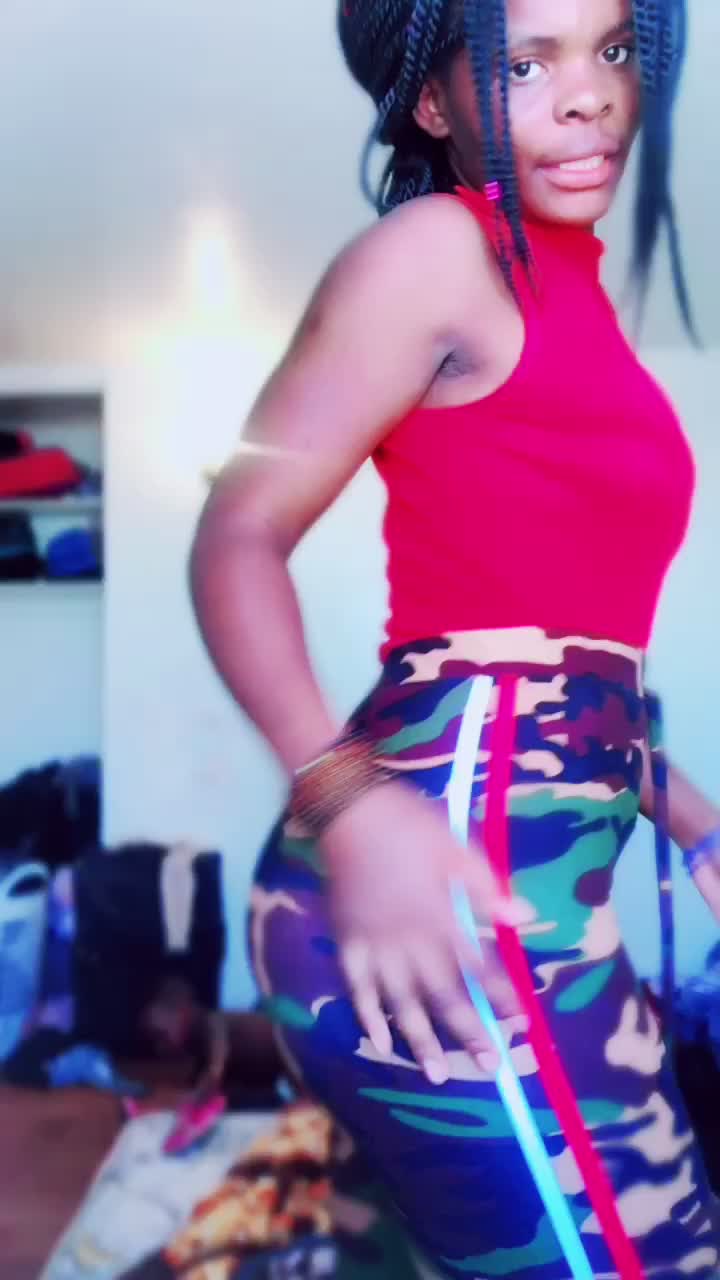 @Lili Lalia