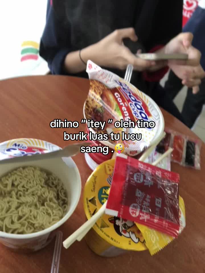 @𝓼𝓪𝓻𝓪'🪳