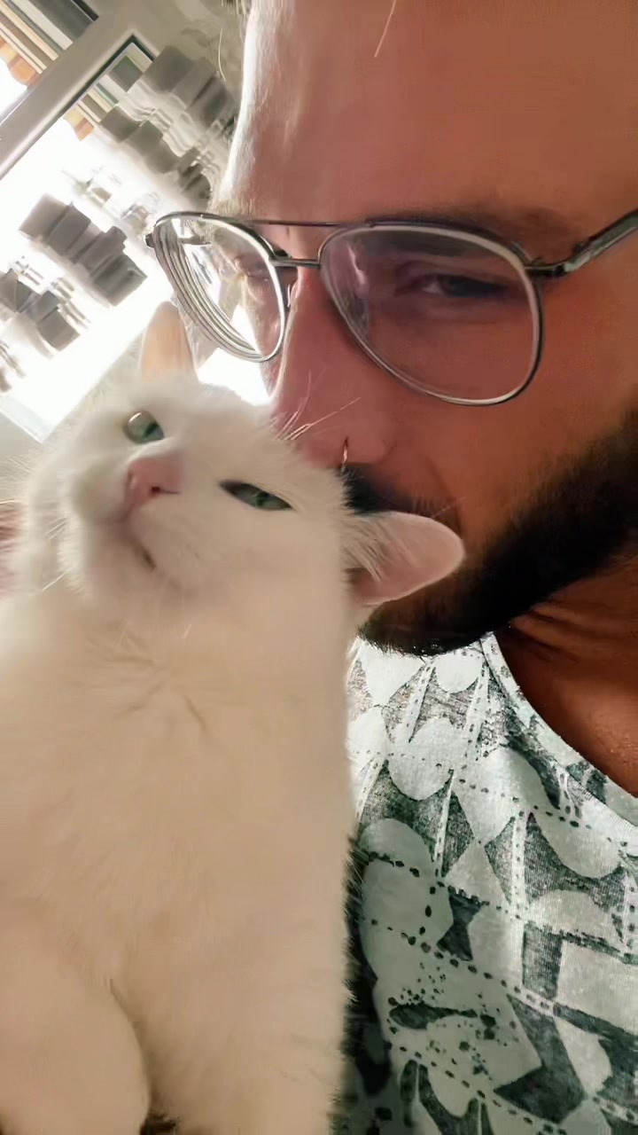 @johnny_fame_