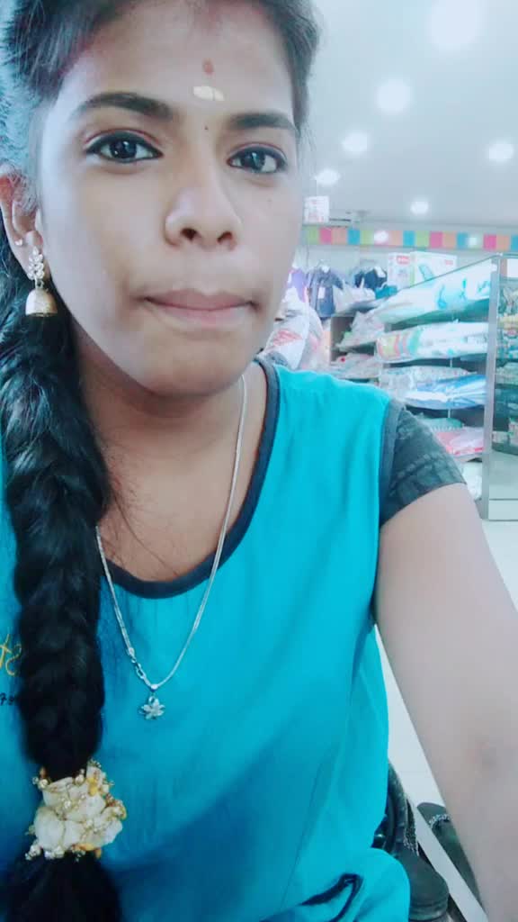 @Lovely aarthi😍