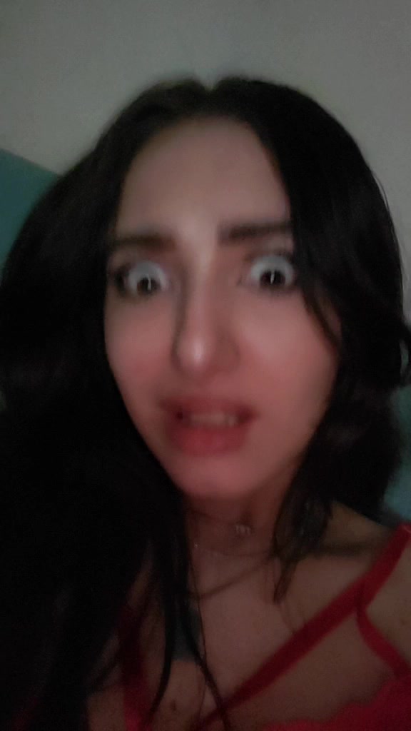 @Tia_Lena