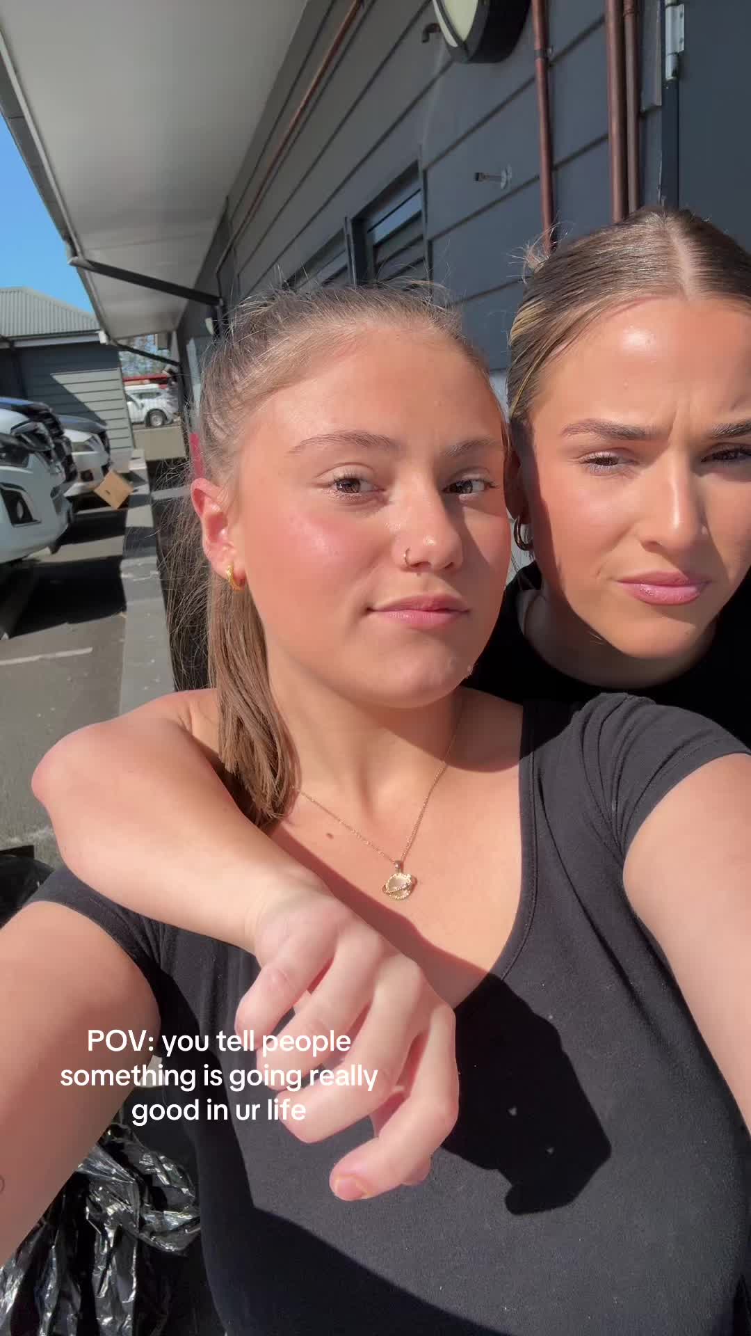 @Luna