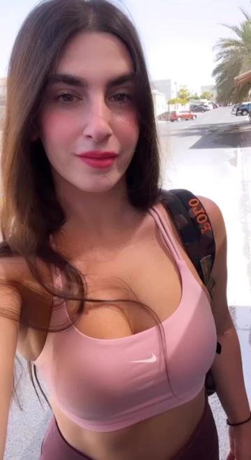 @Nadine elias