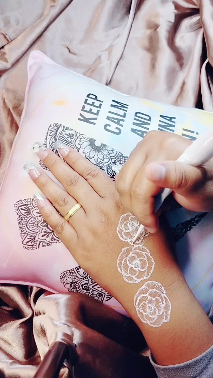 @Elis Istiqomah Henna Art