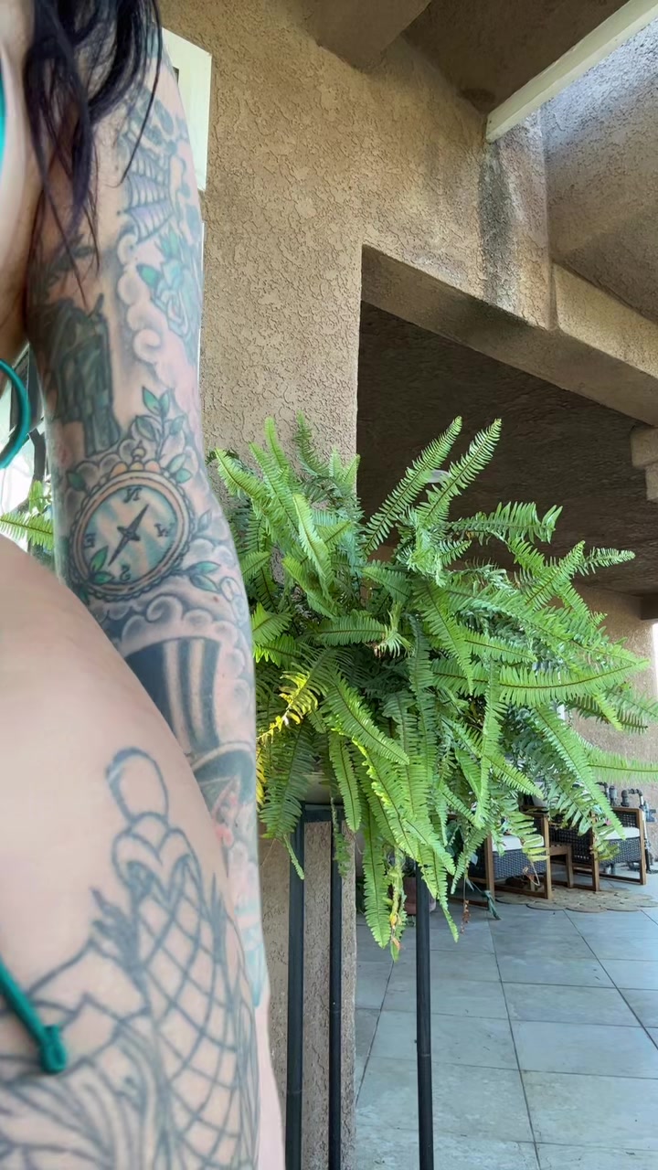 @IG: saffronxxrose ๐