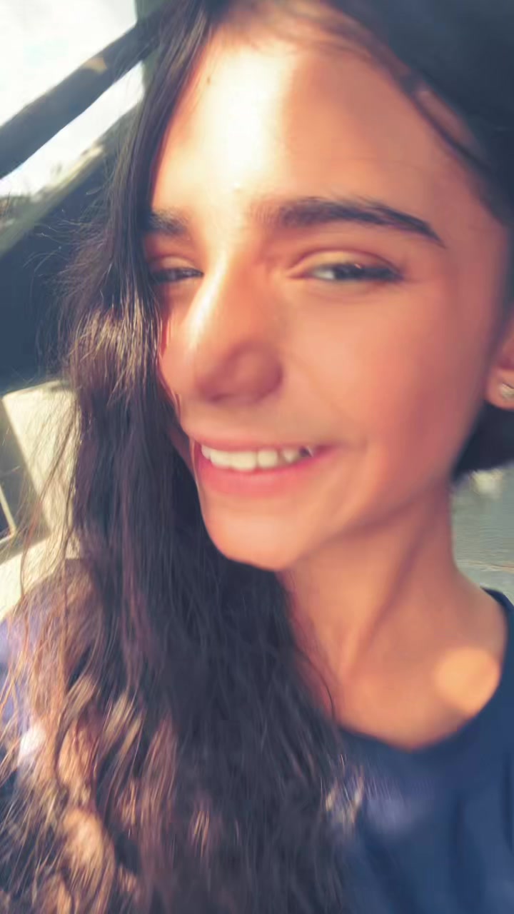 @larafamiliamadrona