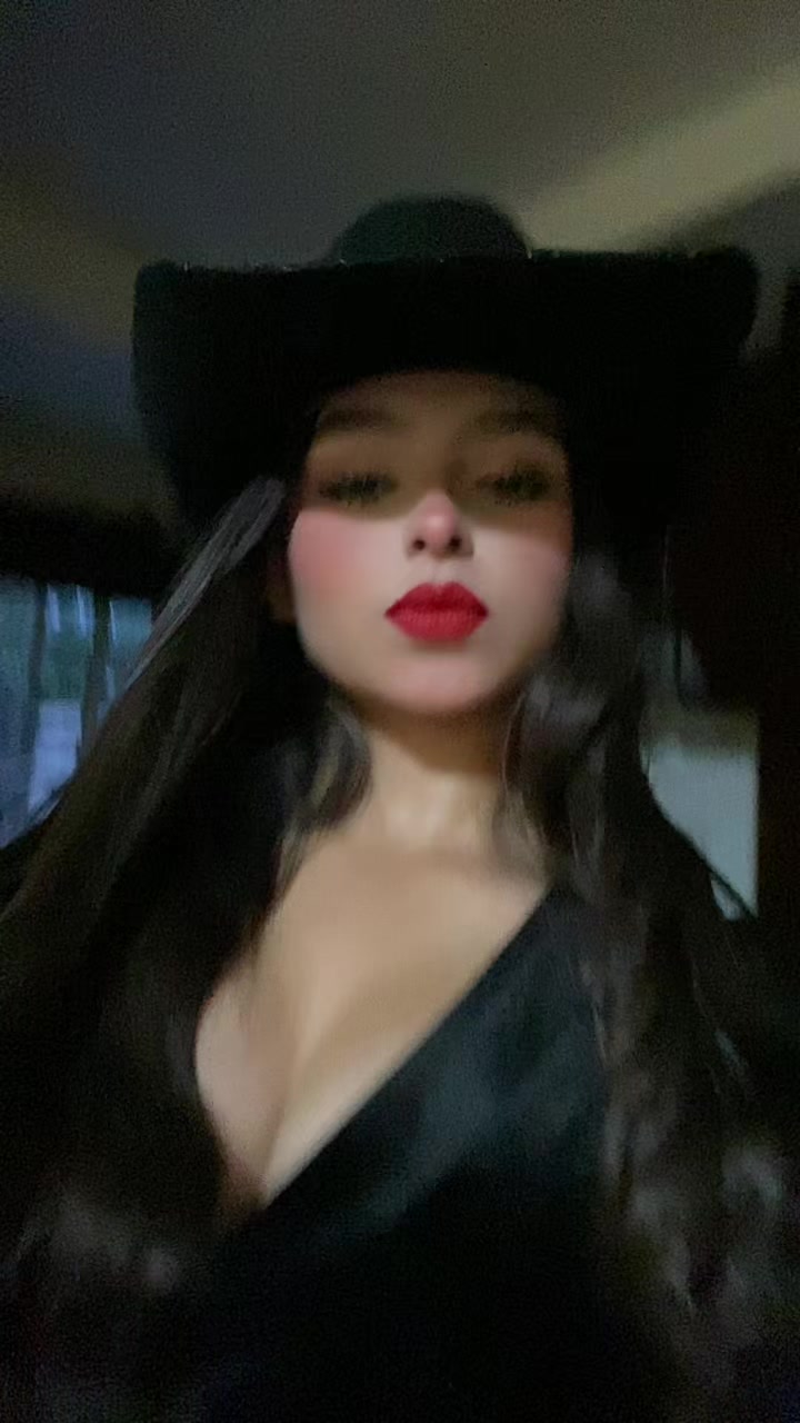 @𝒱𝒾ℴ𝓁ℯ𝓉𝓉𝒶𝒯𝒶𝒸𝒽ℴ💋