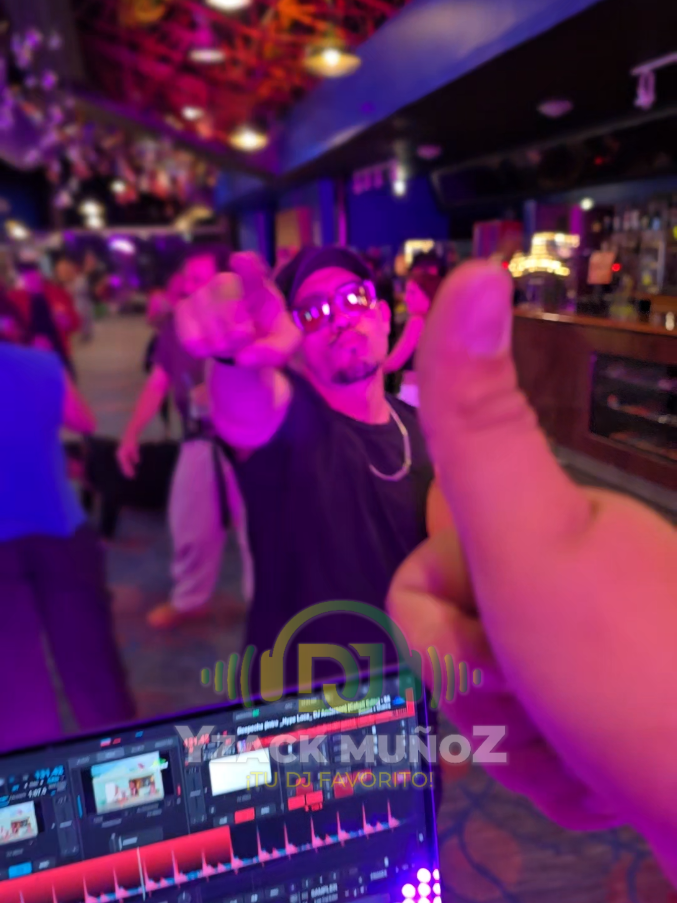 @Dj Yzack Muñoz