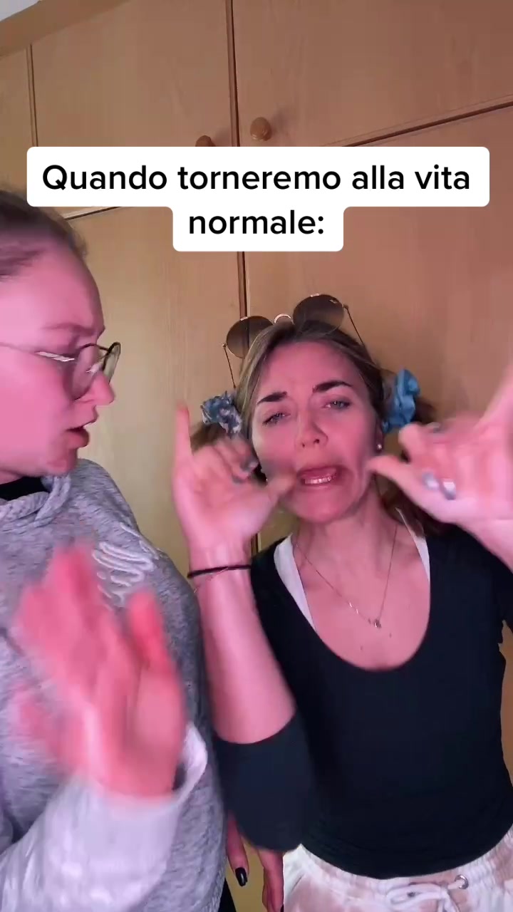@_AleKat_