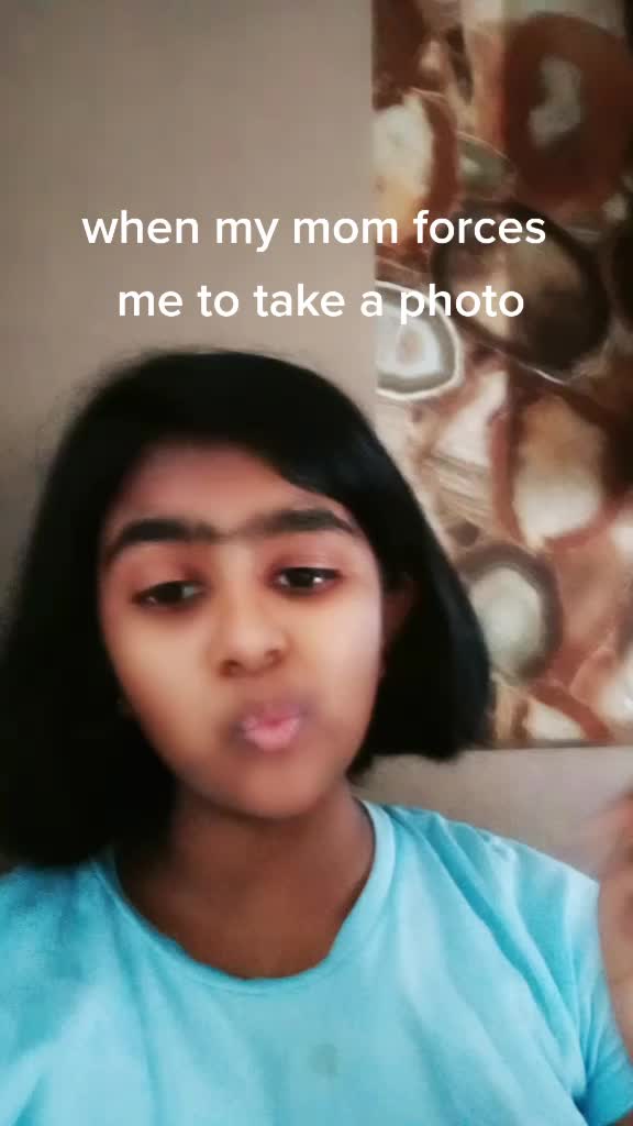 @Sriya✌🏻