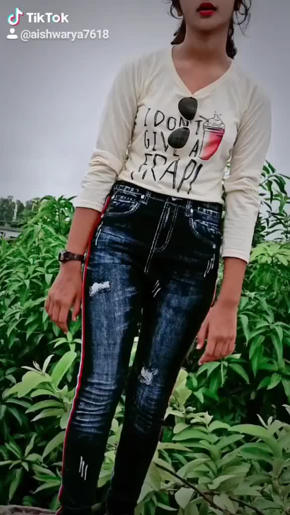@Aishwarya tiwari 😊