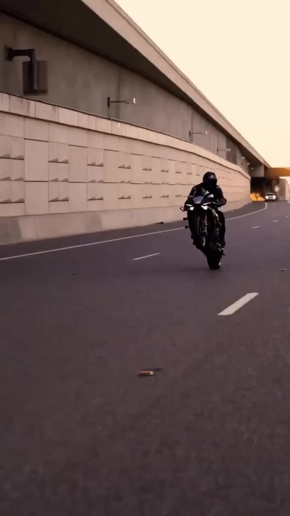 @tiborperki