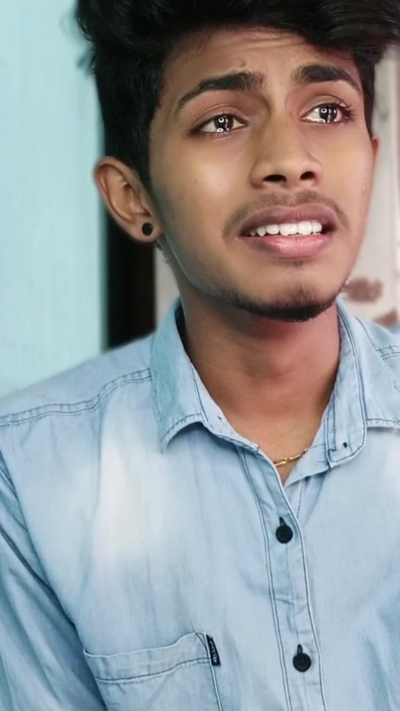 @𝓡𝓸𝔀𝓭𝔂😜
