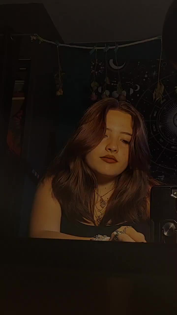 @Sarah_crows