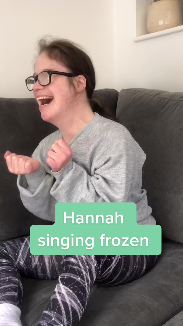 @HANNAHUGS