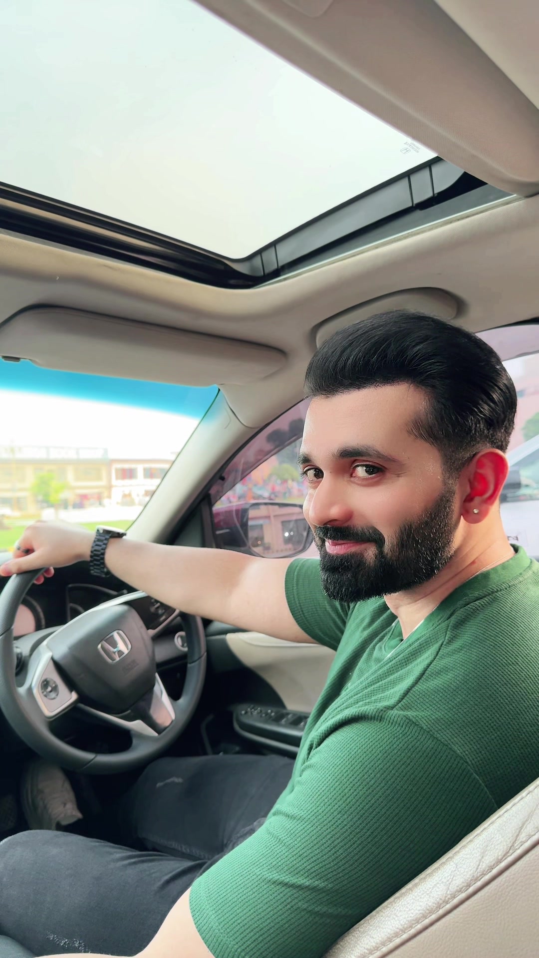 @SUMAIR KHAN 👉🏻💪🏻❤️💲⚡️