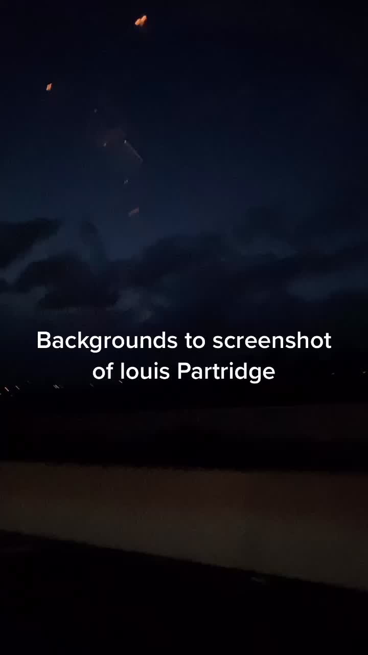 @Louis Partridge