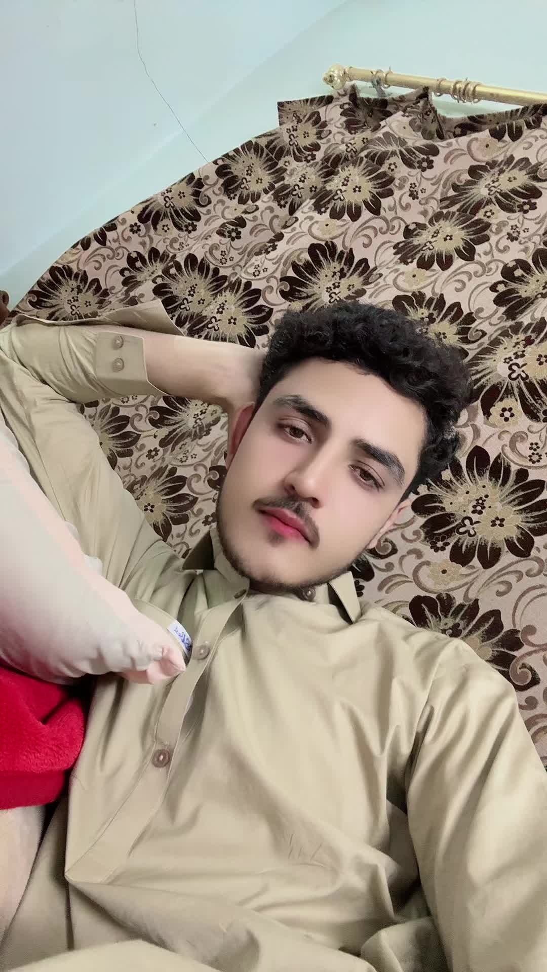 @Waqasoo!🌸