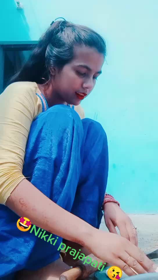 @nikkiprajapati😘😘
