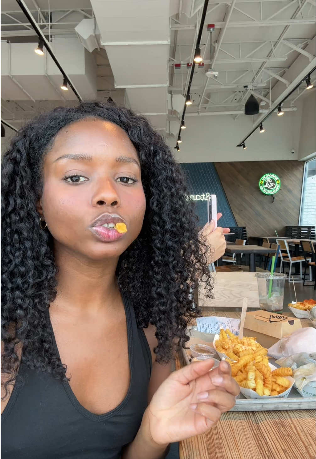 @Dakota Simone Eats