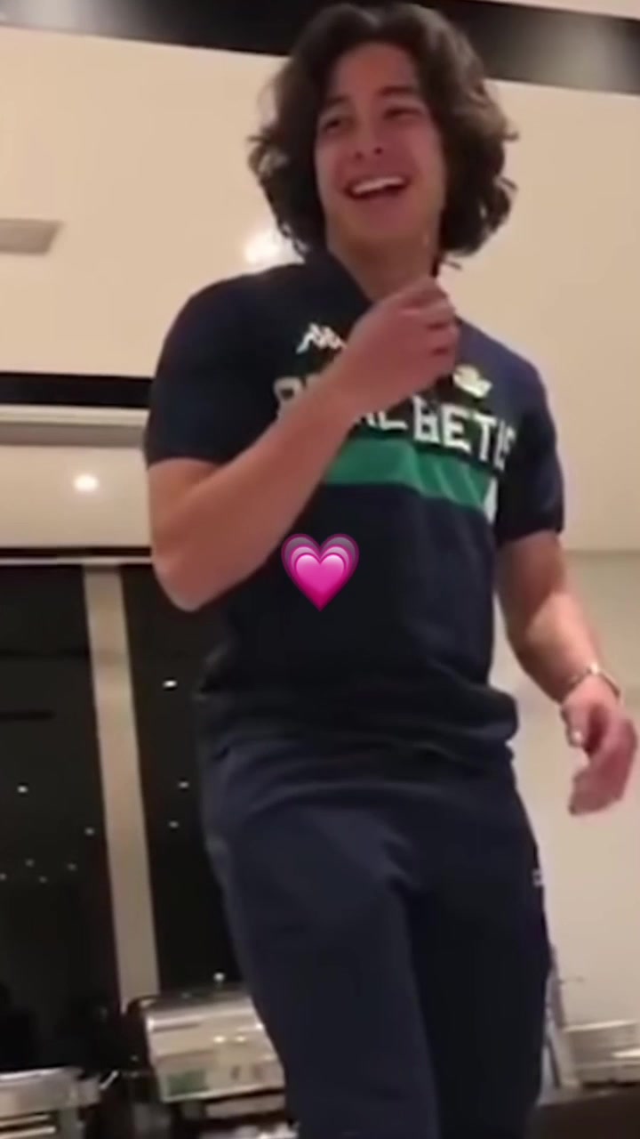 @🦥