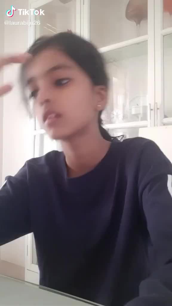 @Laura__Biju