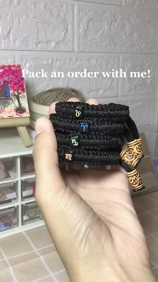 @Art In Yarns