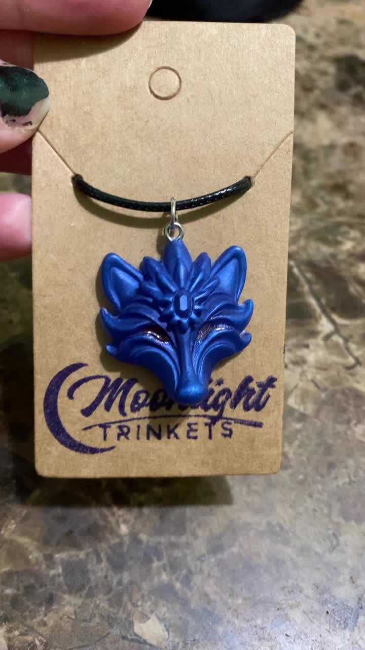 @moonlighttrinkets0