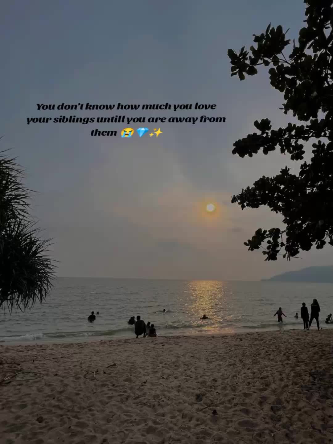 @एस्थर 🌙🤍