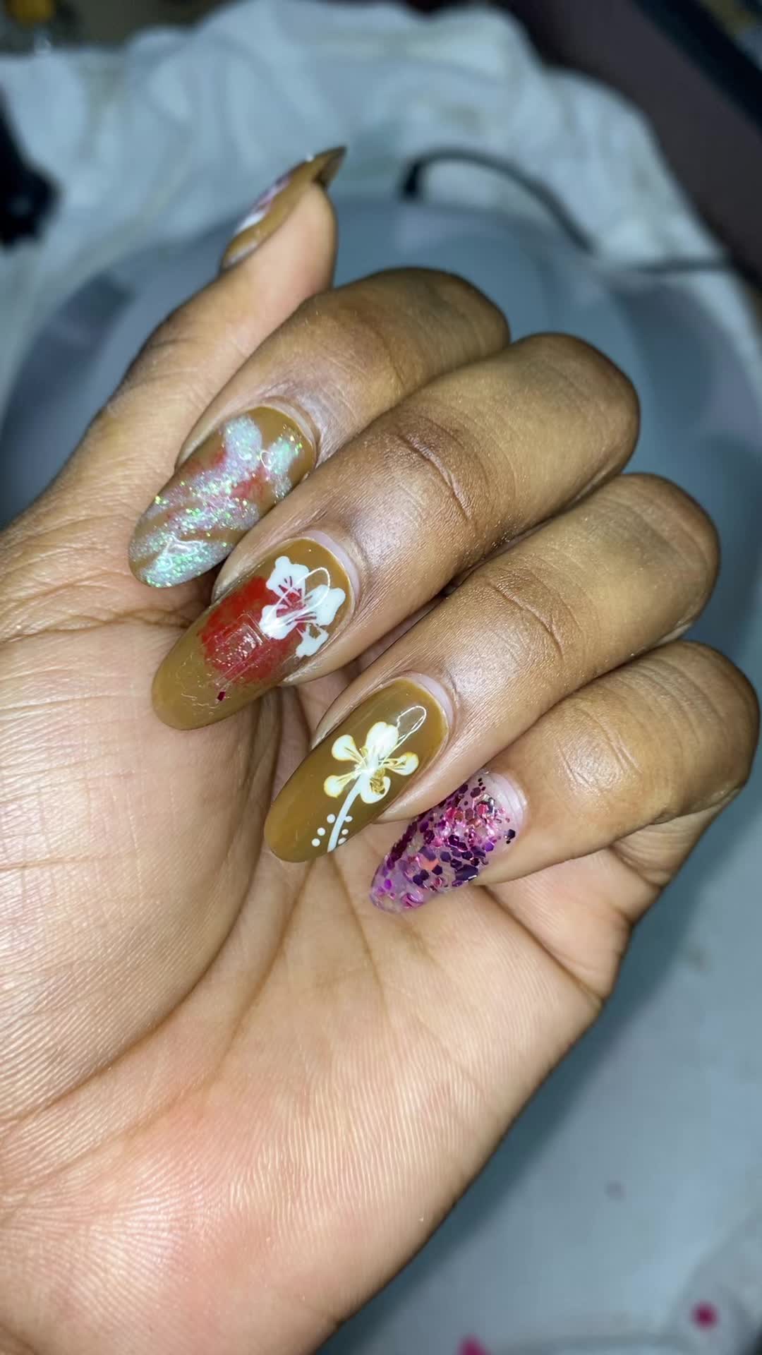 @C 🍭R A M E L  F 🍩 N D U E 🌸