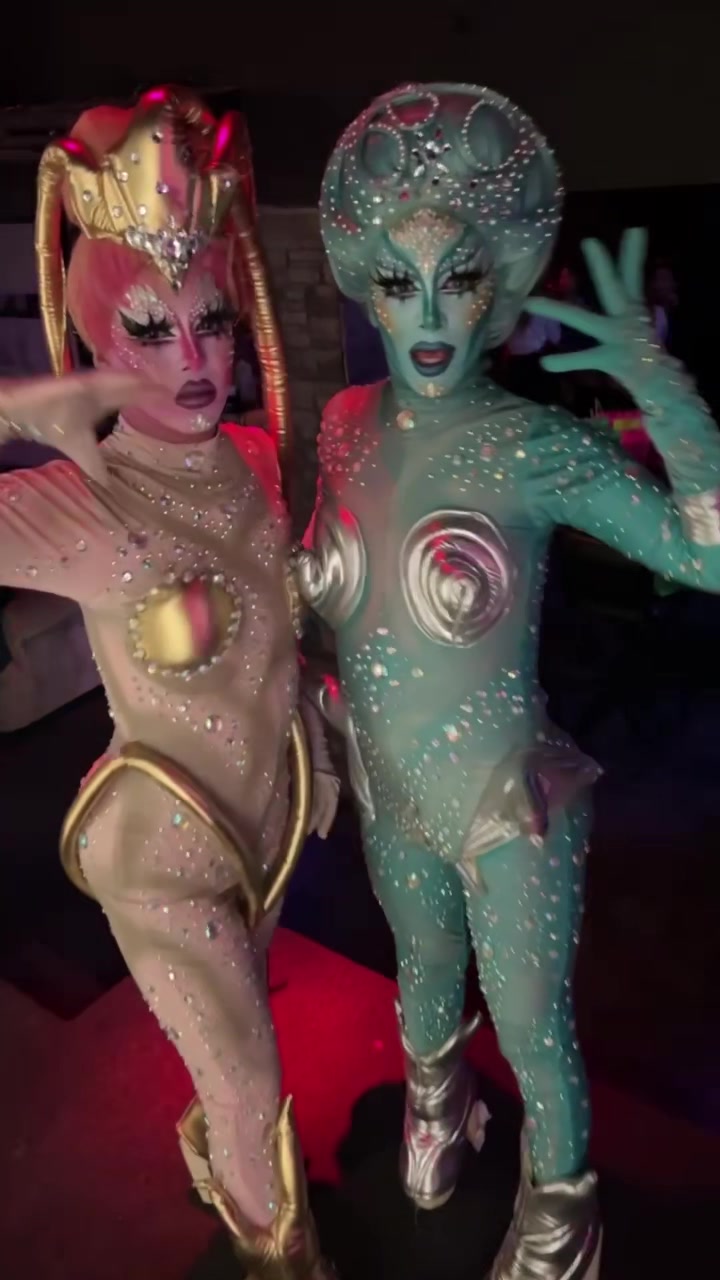 @The drag twins