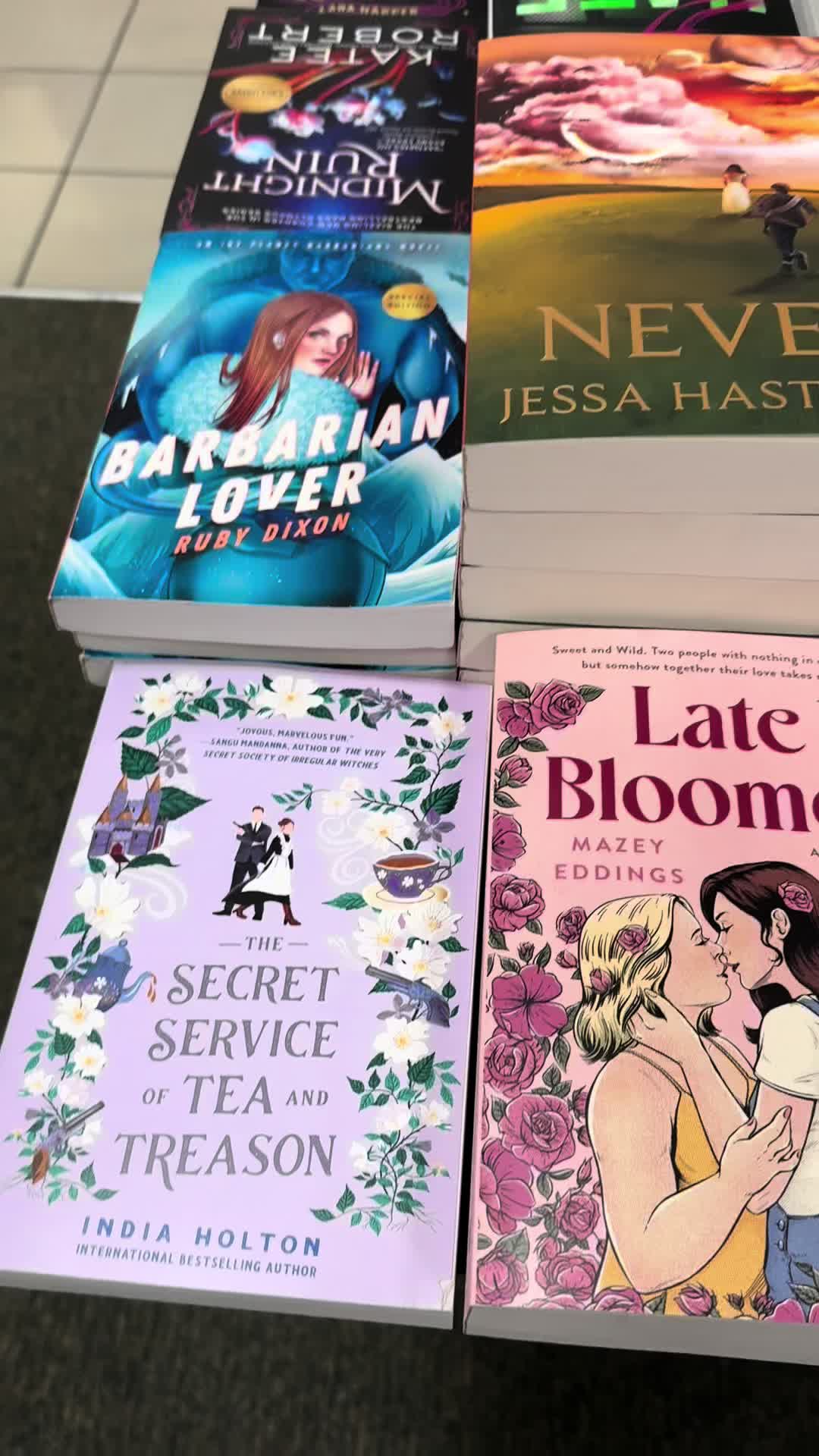 @nicole.all.about.the.books