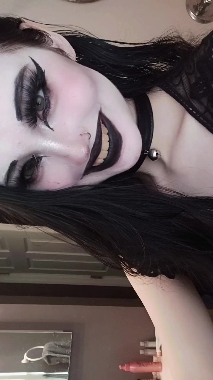 @lexi 🕸🖤