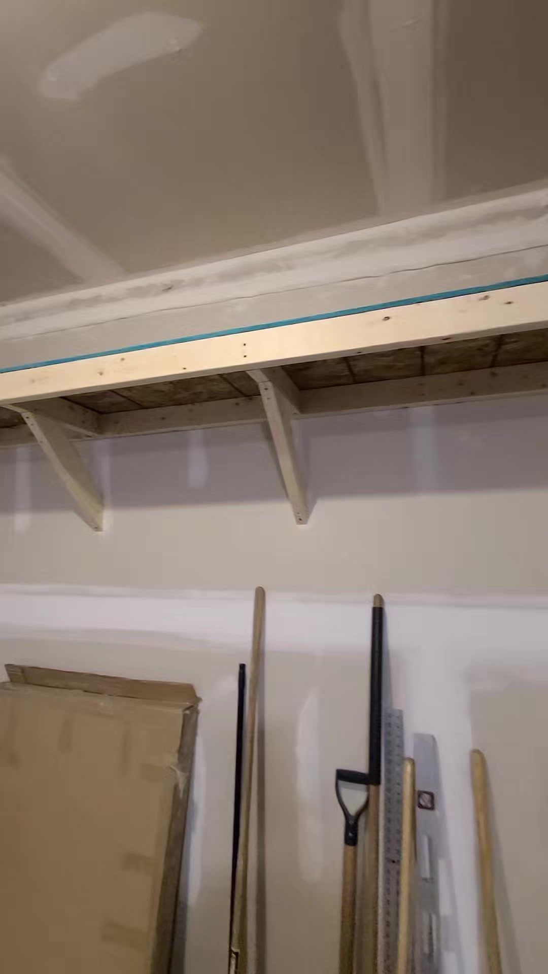 @Chris' Custom Shelves 🇨🇦