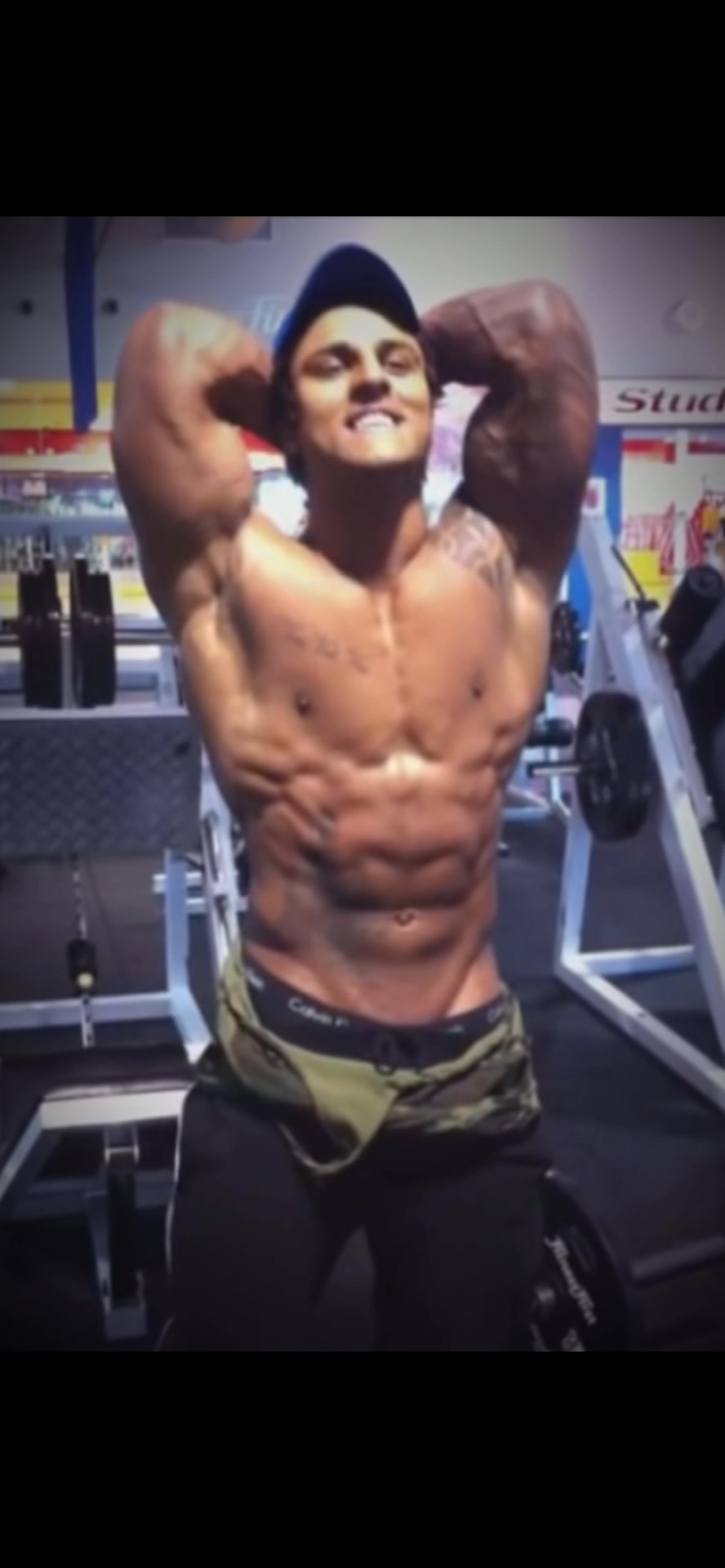 @Zyzz