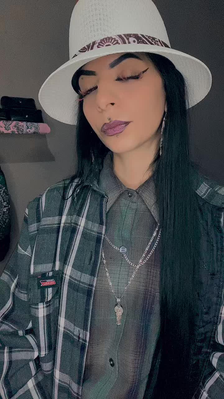 @𝕮𝖗𝖎𝖘𝖙𝖎𝖓𝖆