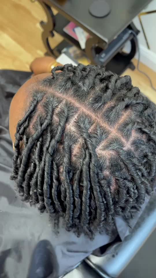 @Locs-N-Motion