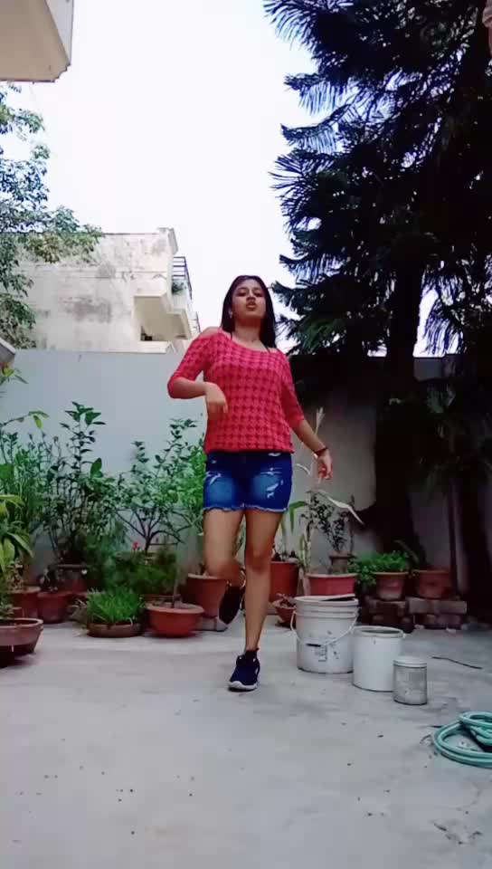 @anoushka