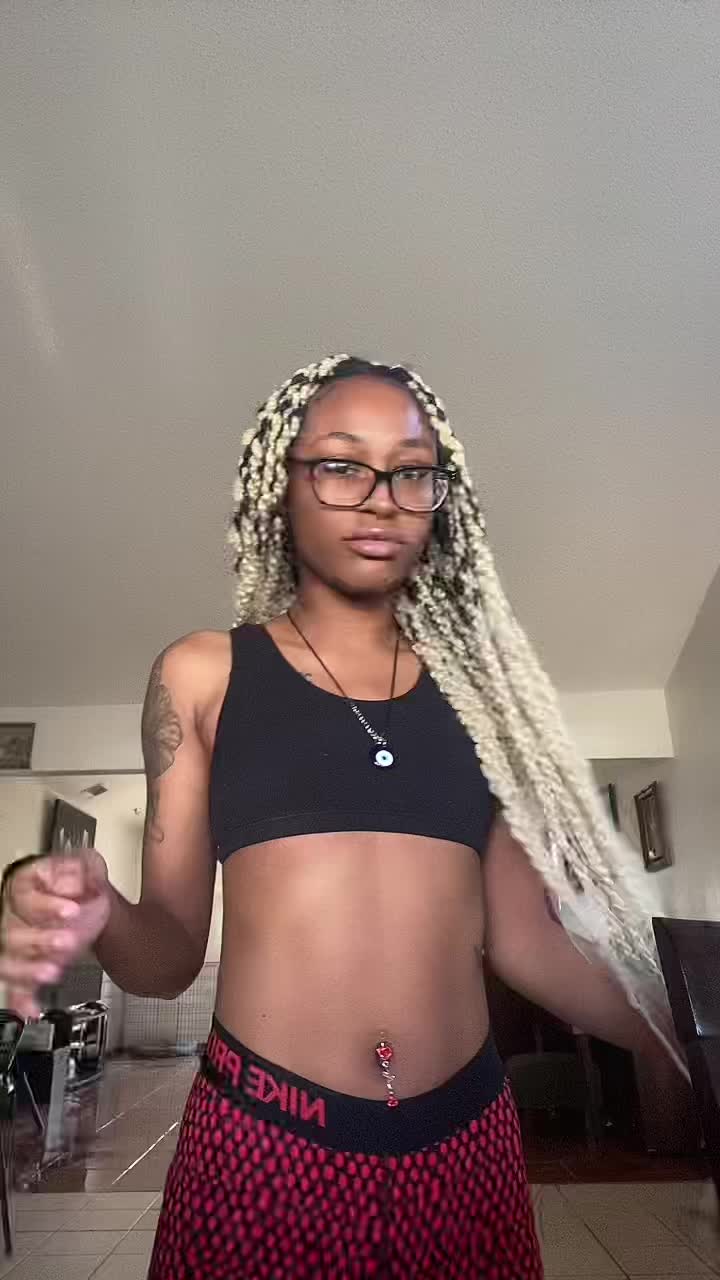 @𝘋𝘪𝘮𝘦𝘭𝘭𝘢 H