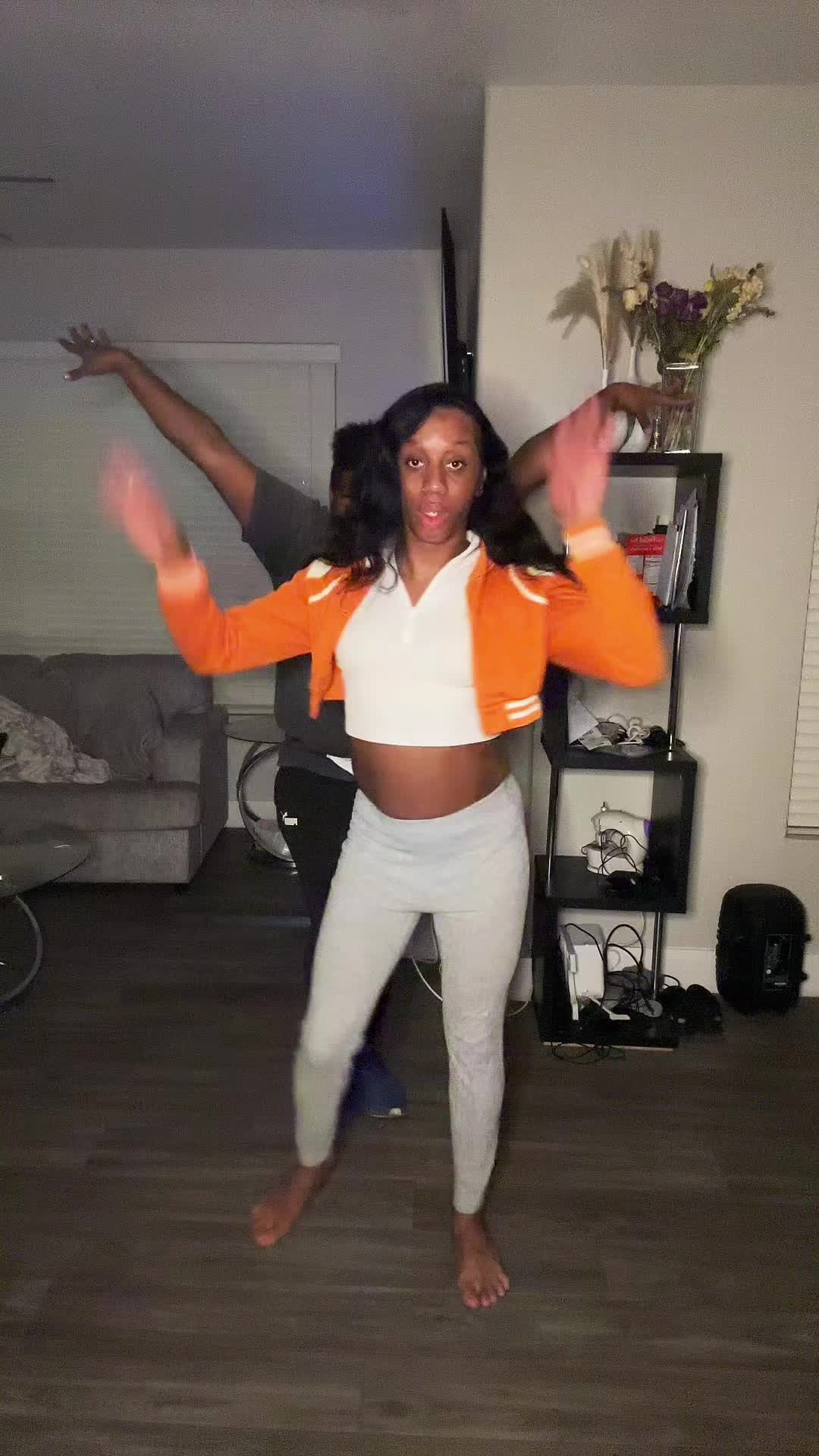 @Officialkhrissy