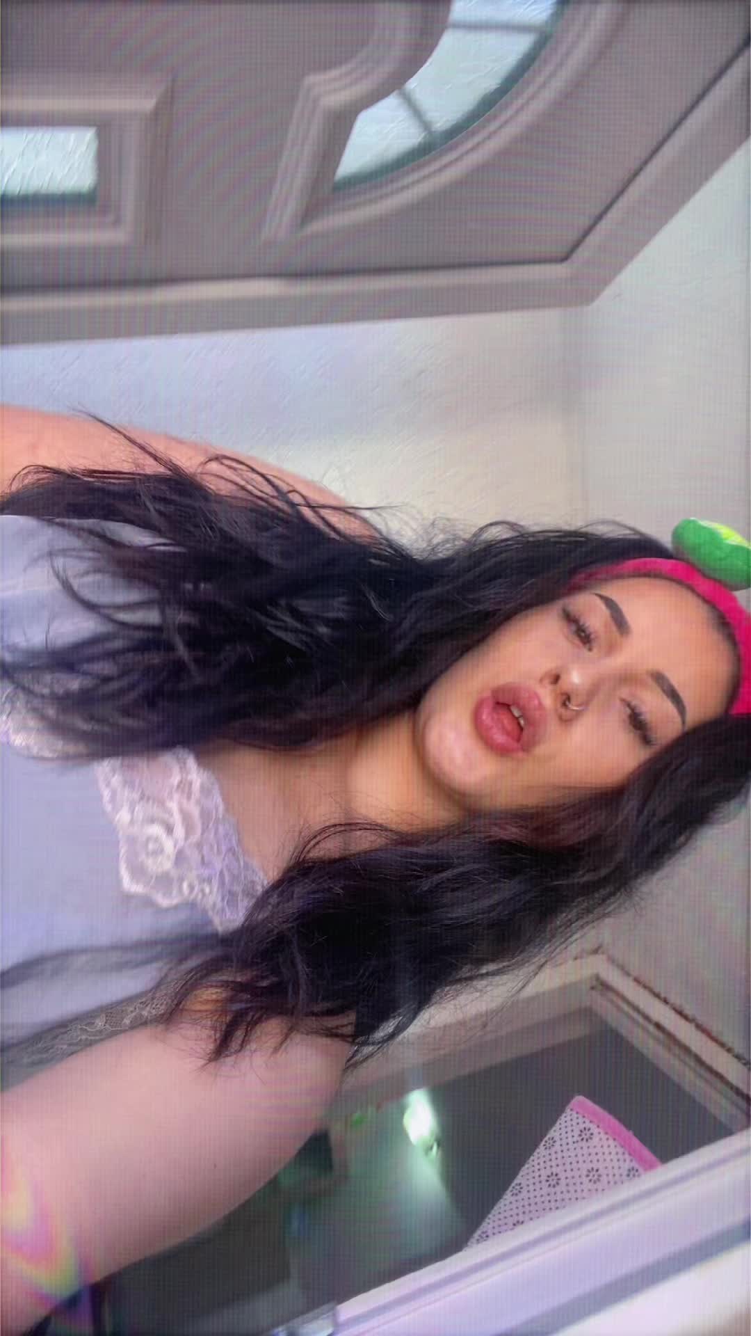 @🖤