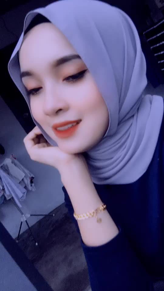 @farah_muhadi