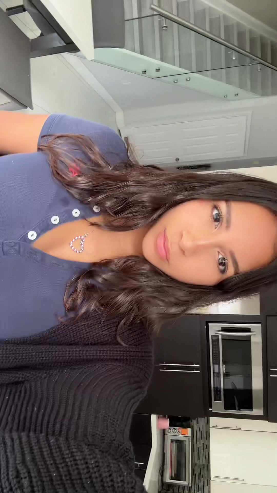 @~