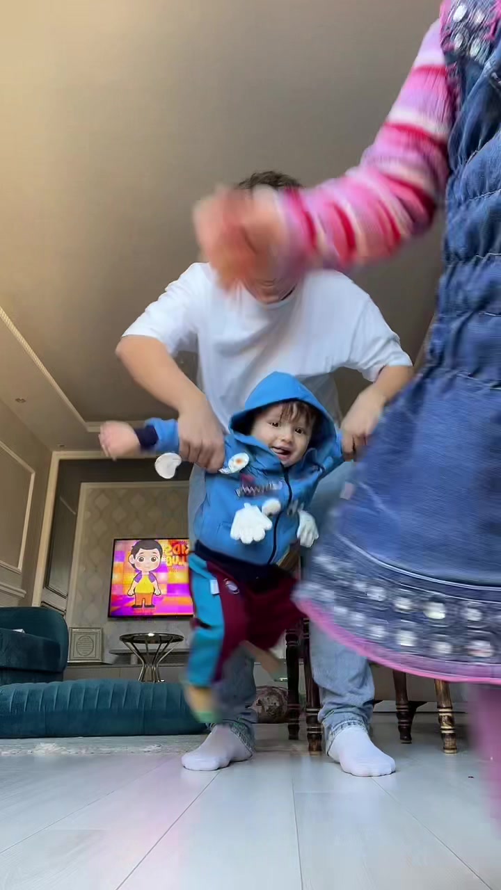 @akg&uuml;n