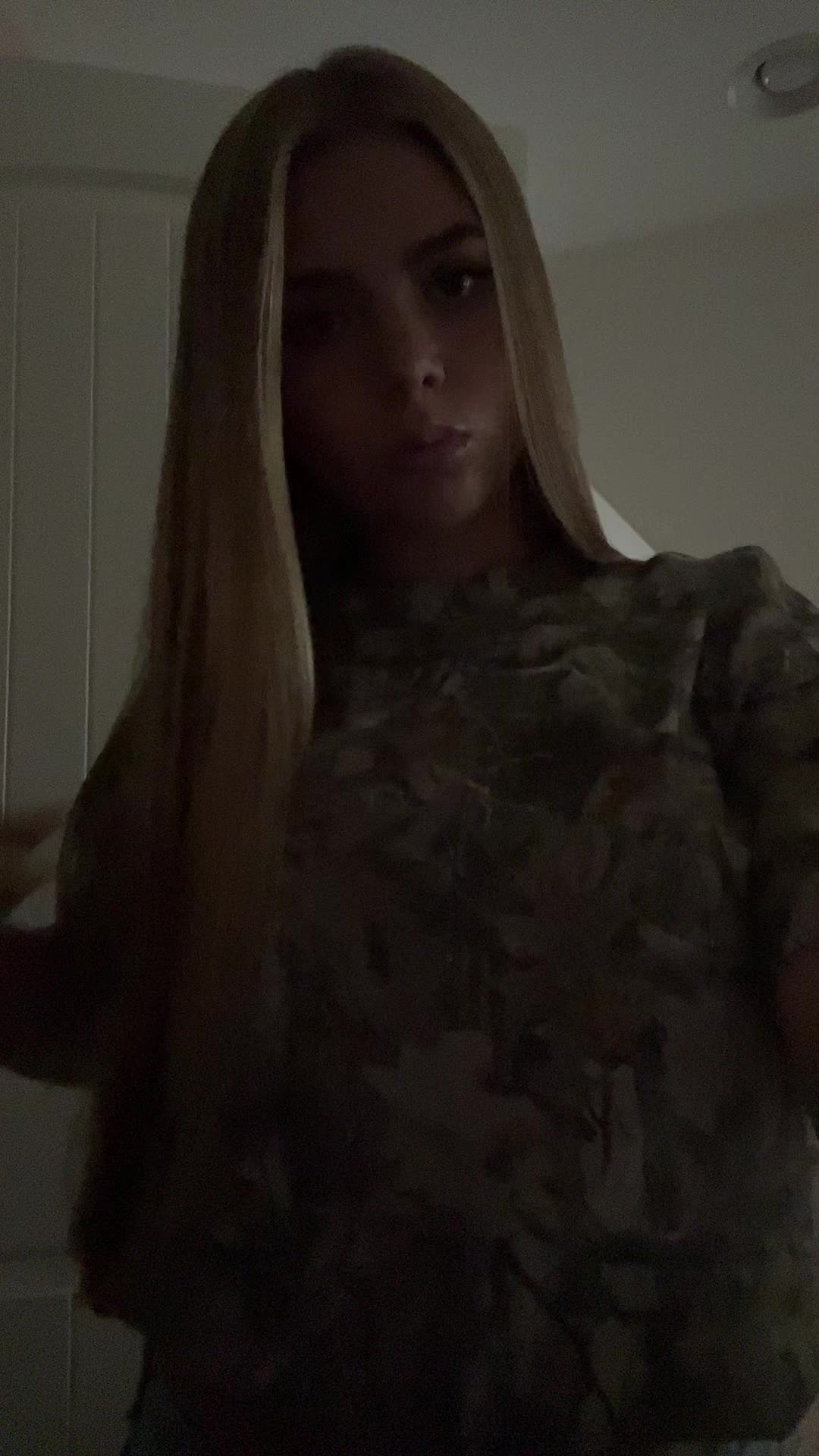 @julinextdoor
