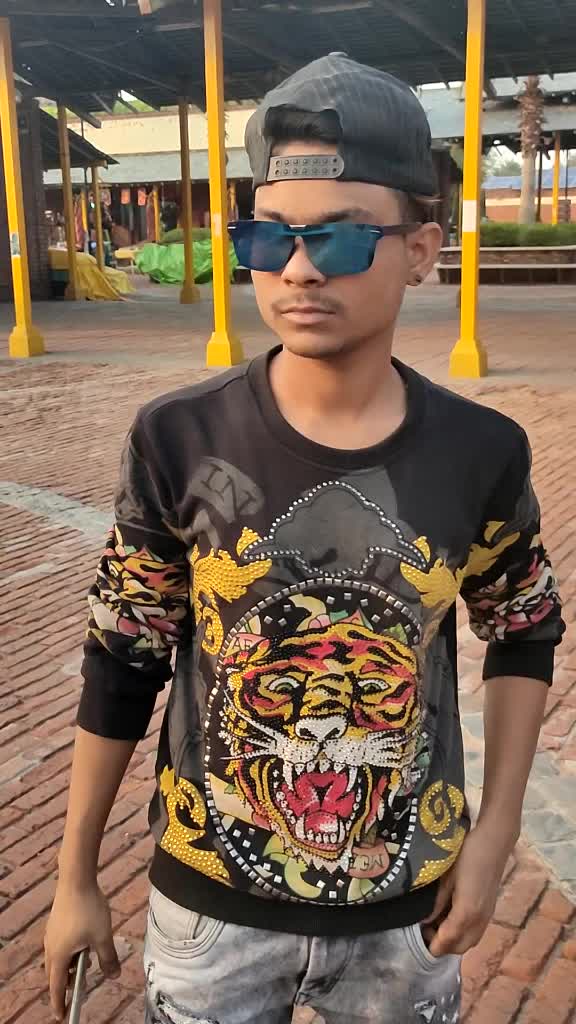 @S U N N Y Lyy